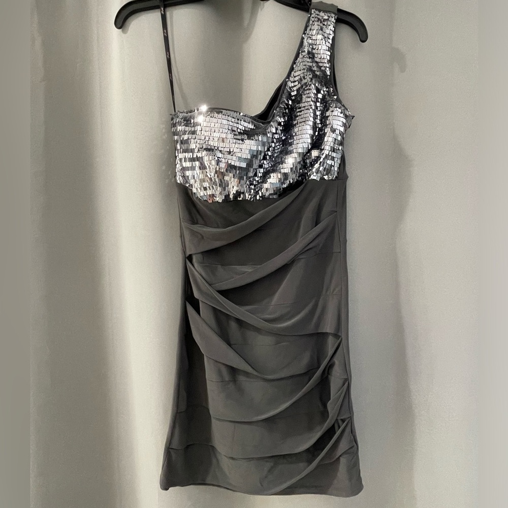 Sliver one shoulder dress